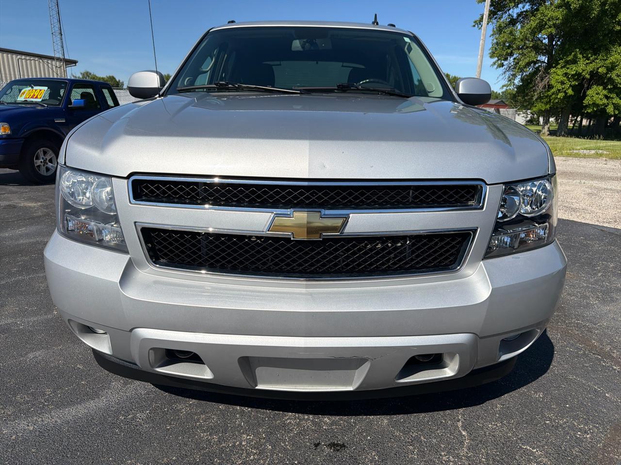 Chevrolet Avalanche 4WD Crew Cab LS 2011