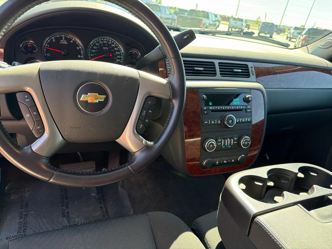 Chevrolet Avalanche 4WD Crew Cab LS 2011