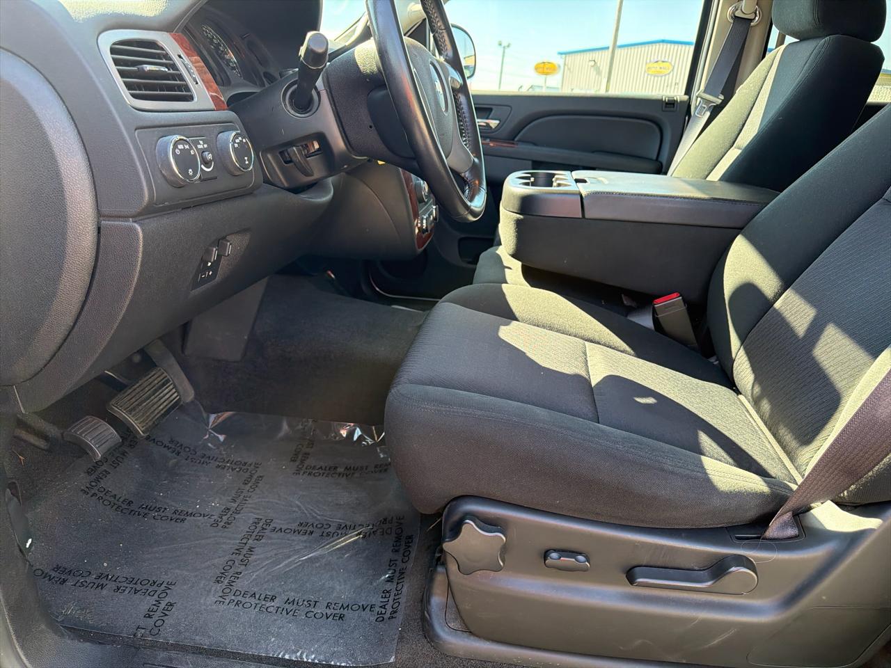 Chevrolet Avalanche 4WD Crew Cab LS 2011