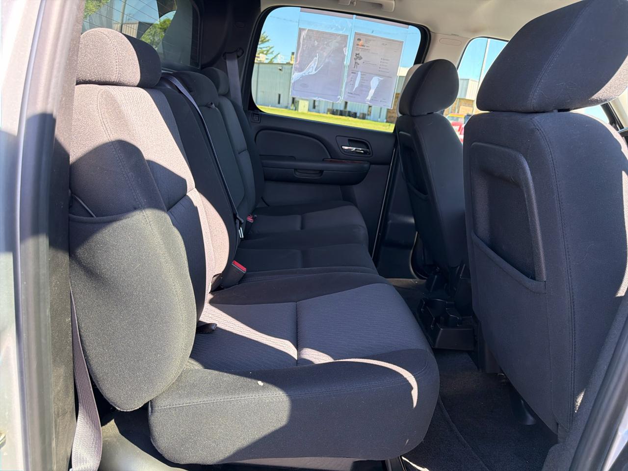 Chevrolet Avalanche 4WD Crew Cab LS 2011