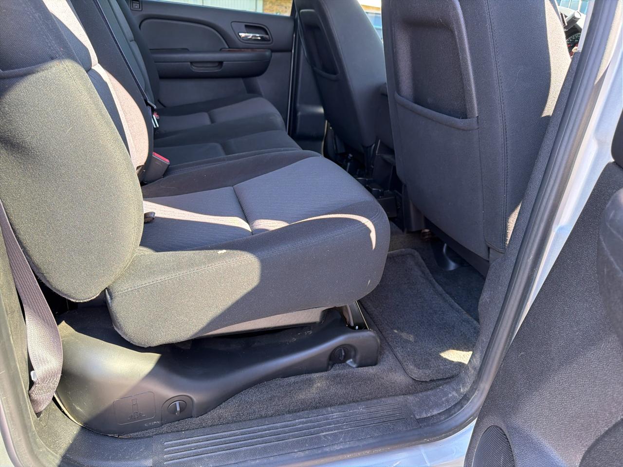 Chevrolet Avalanche 4WD Crew Cab LS 2011