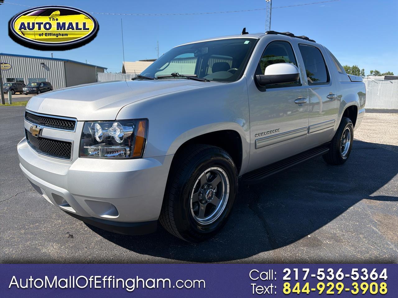 2011 Chevrolet Avalanche 4WD Crew Cab LS