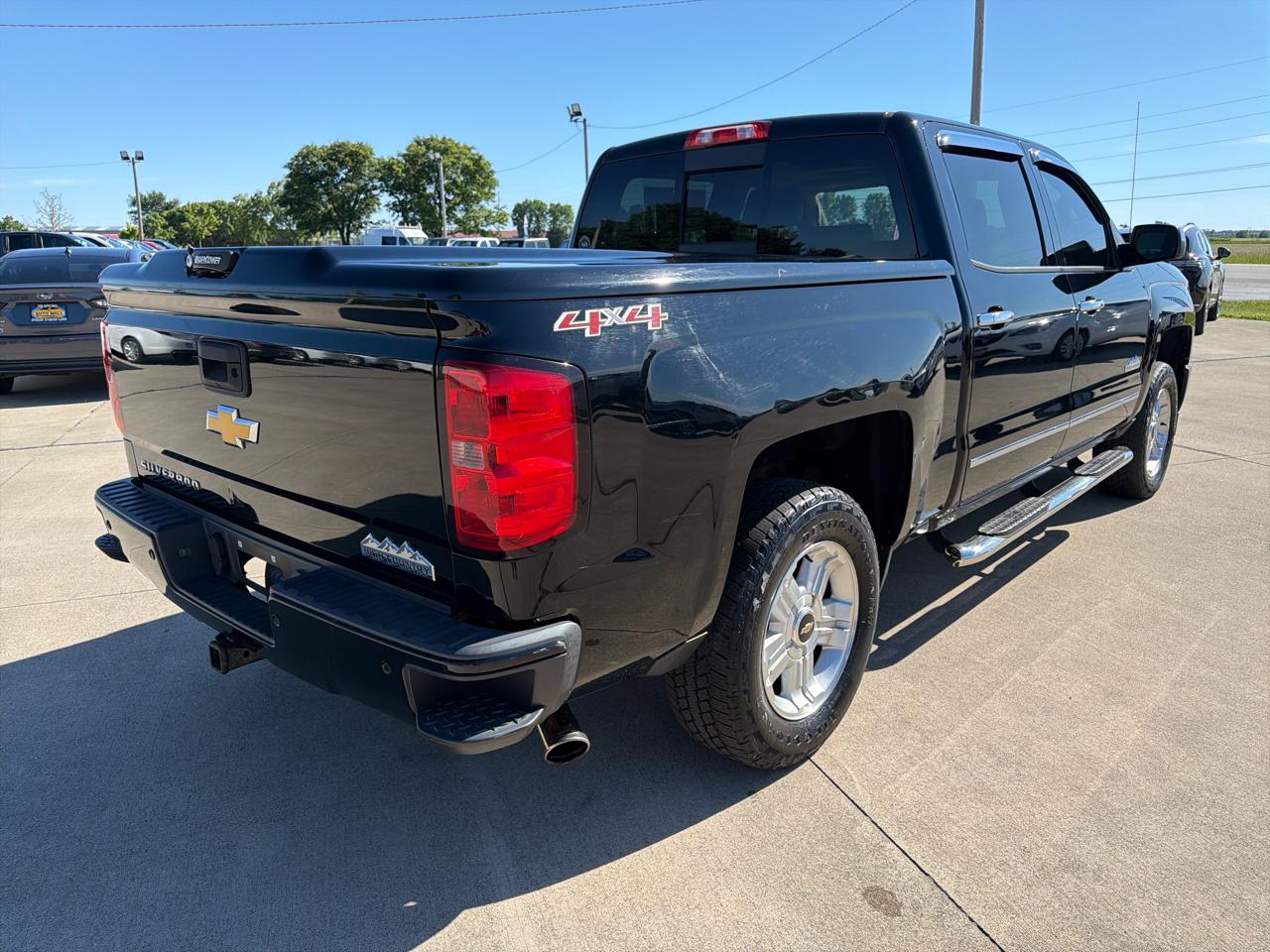 Chevrolet Silverado 1500 4WD Crew Cab 143.5" High Country 2014
