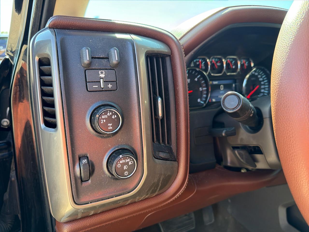 Chevrolet Silverado 1500 4WD Crew Cab 143.5" High Country 2014
