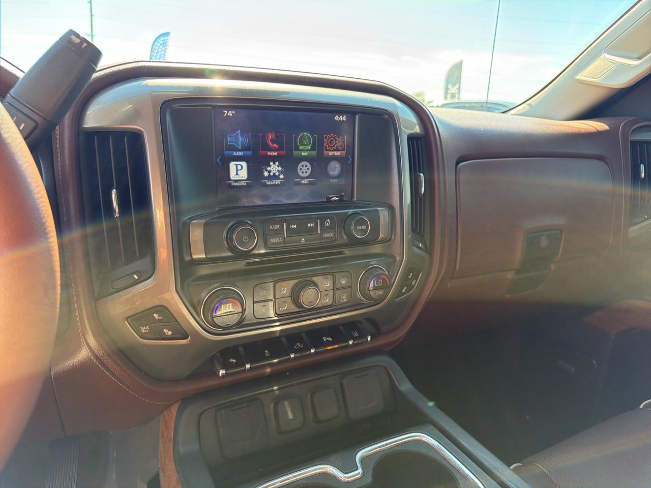 Chevrolet Silverado 1500 4WD Crew Cab 143.5" High Country 2014