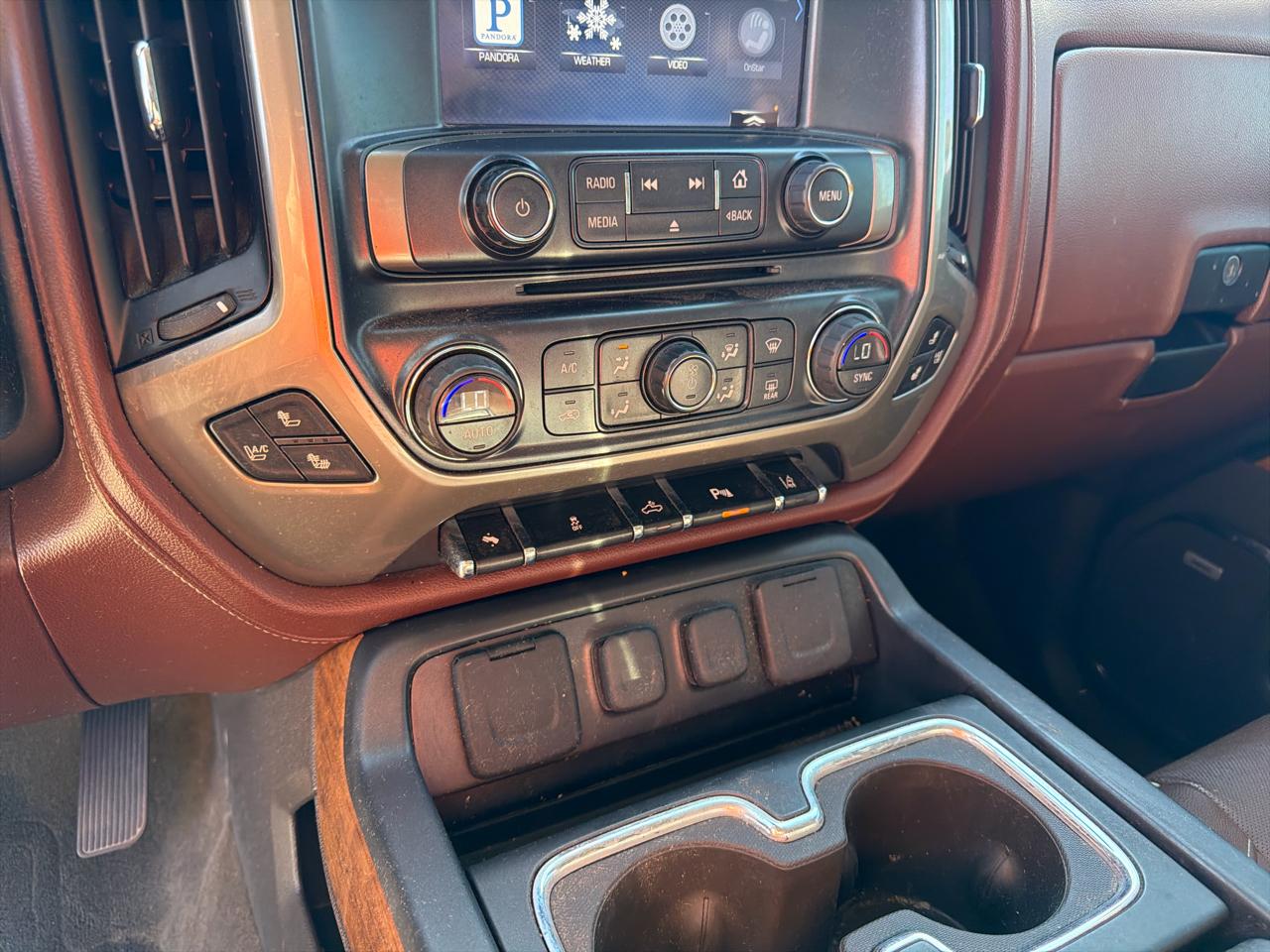 Chevrolet Silverado 1500 4WD Crew Cab 143.5" High Country 2014