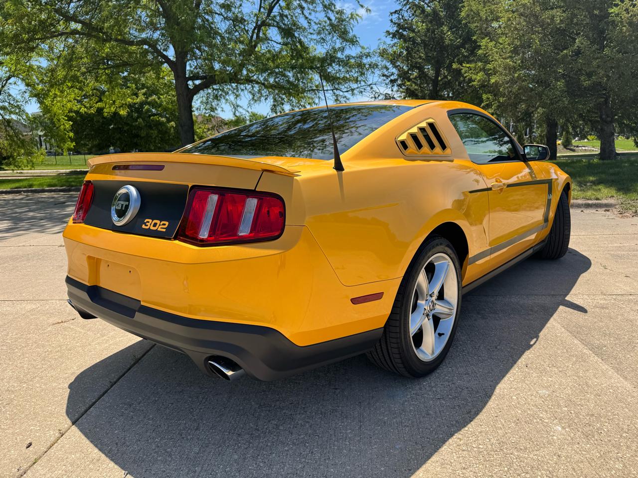 Ford Mustang 2dr Cpe GT 2011
