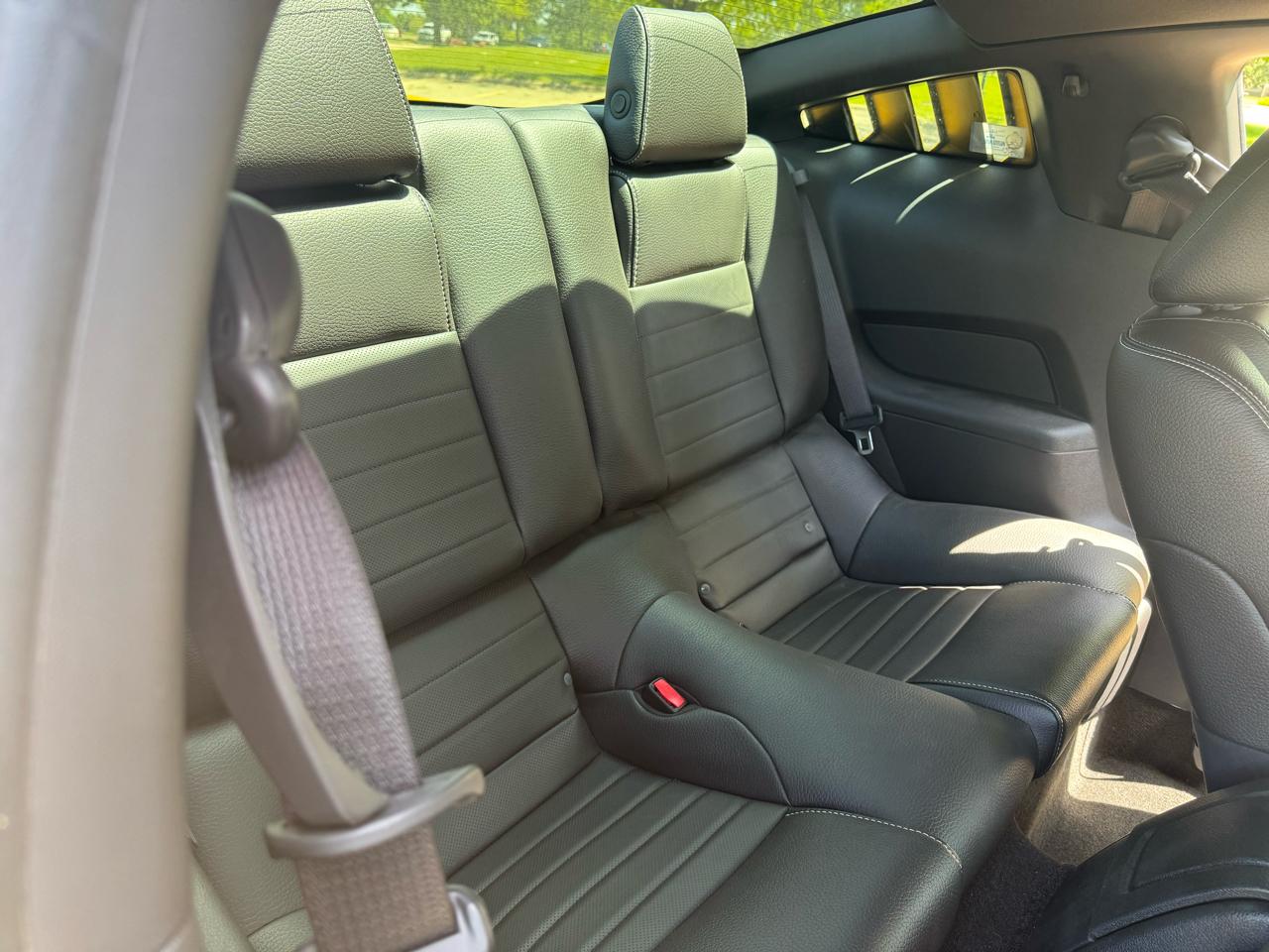 Ford Mustang 2dr Cpe GT 2011