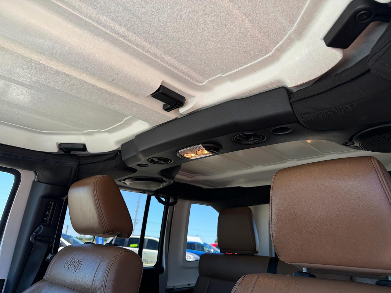 Jeep Wrangler Unlimited 4WD 4dr Rubicon 2012