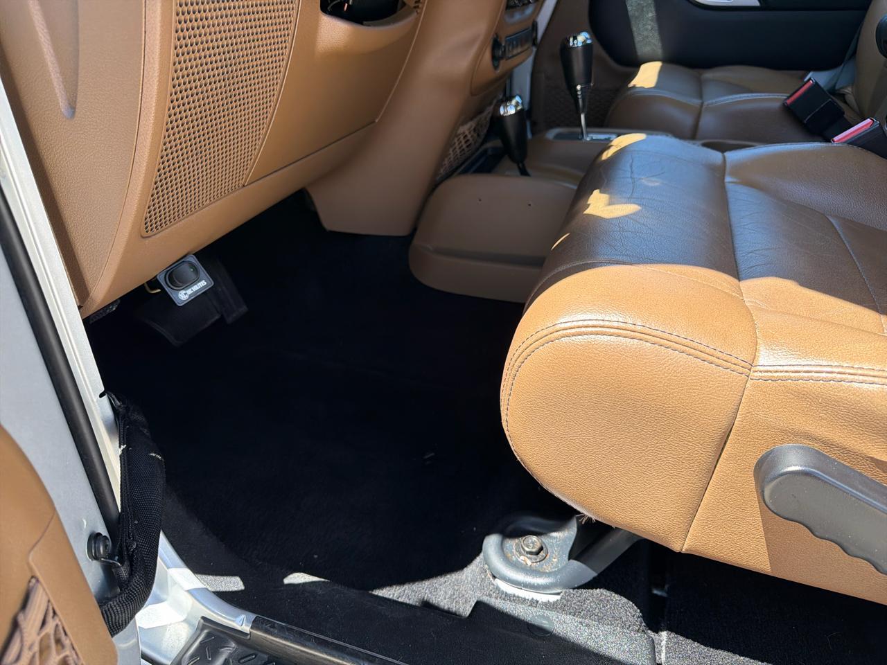 Jeep Wrangler Unlimited 4WD 4dr Rubicon 2012
