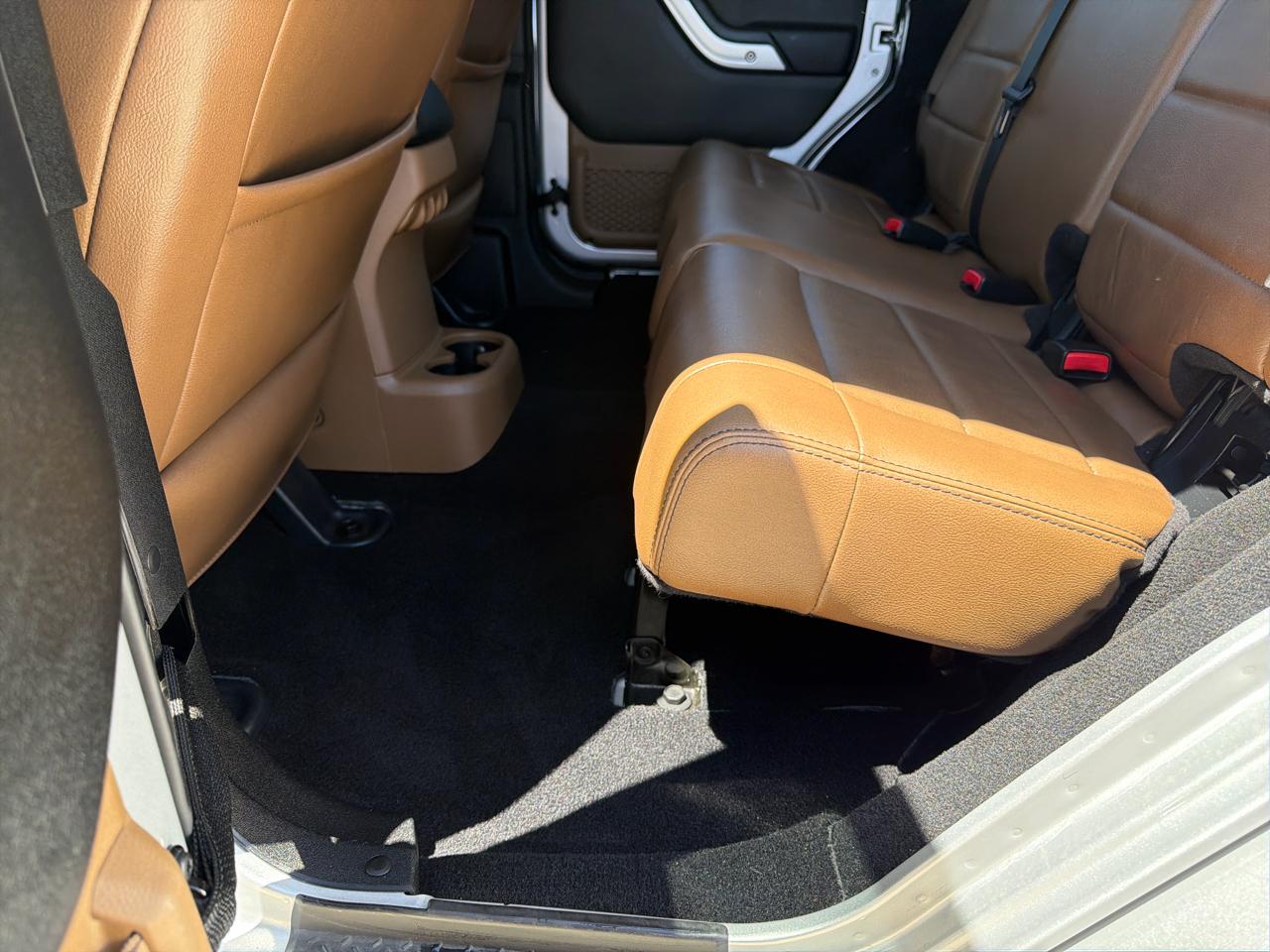Jeep Wrangler Unlimited 4WD 4dr Rubicon 2012