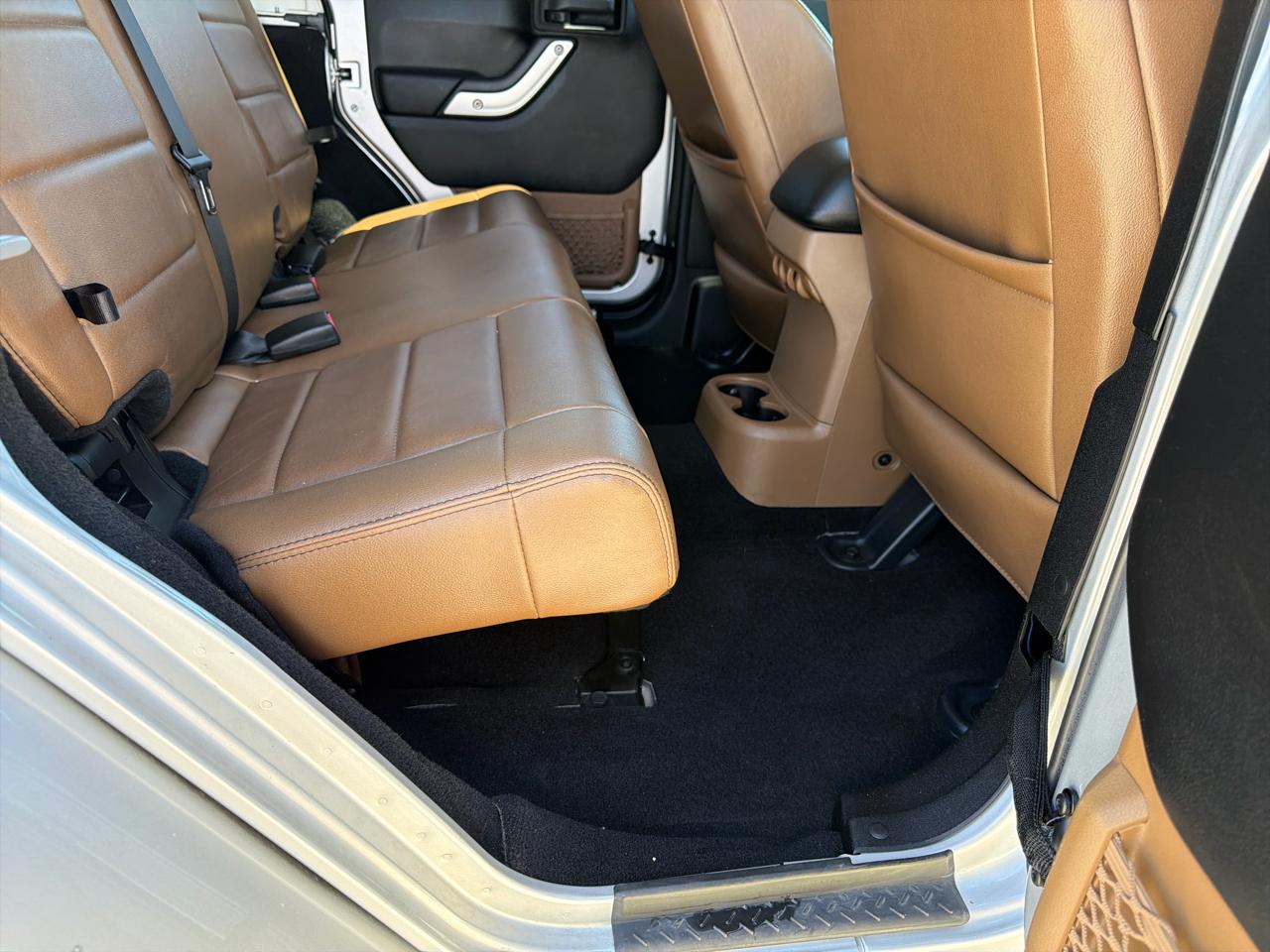 Jeep Wrangler Unlimited 4WD 4dr Rubicon 2012