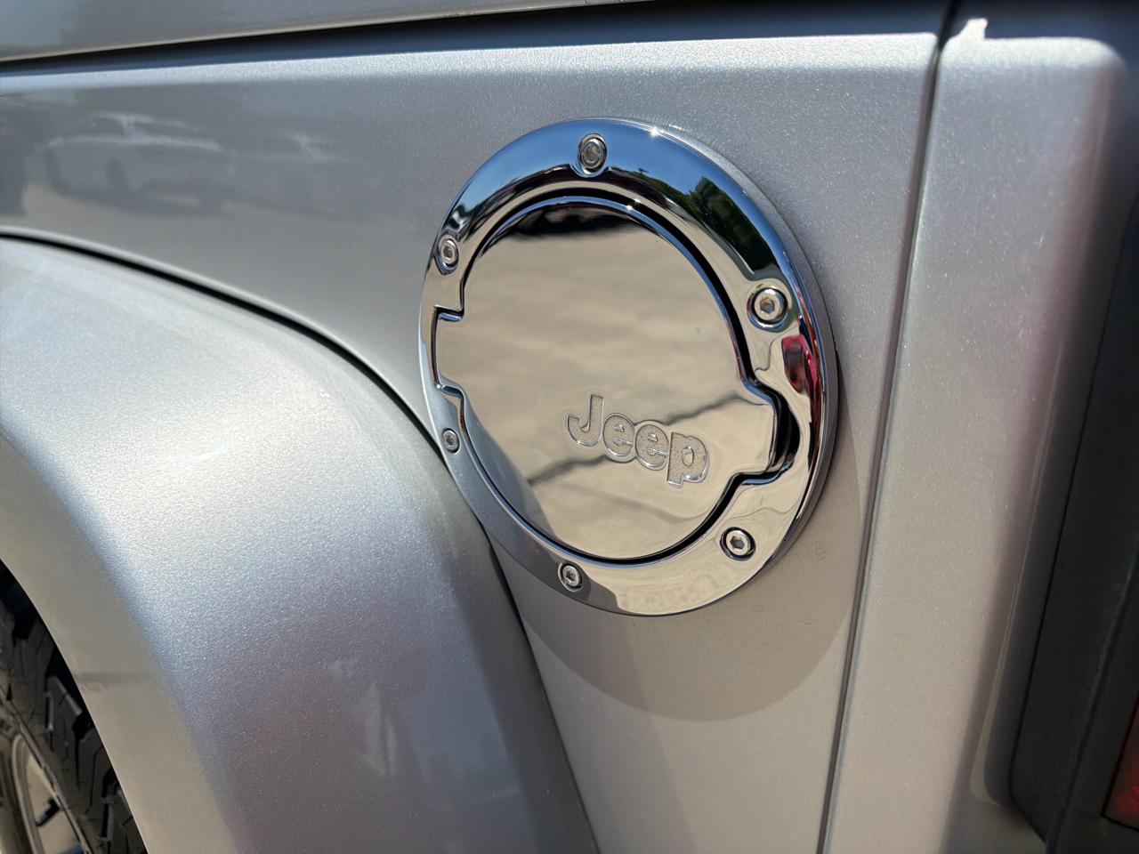 Jeep Wrangler Unlimited 4WD 4dr Rubicon 2012