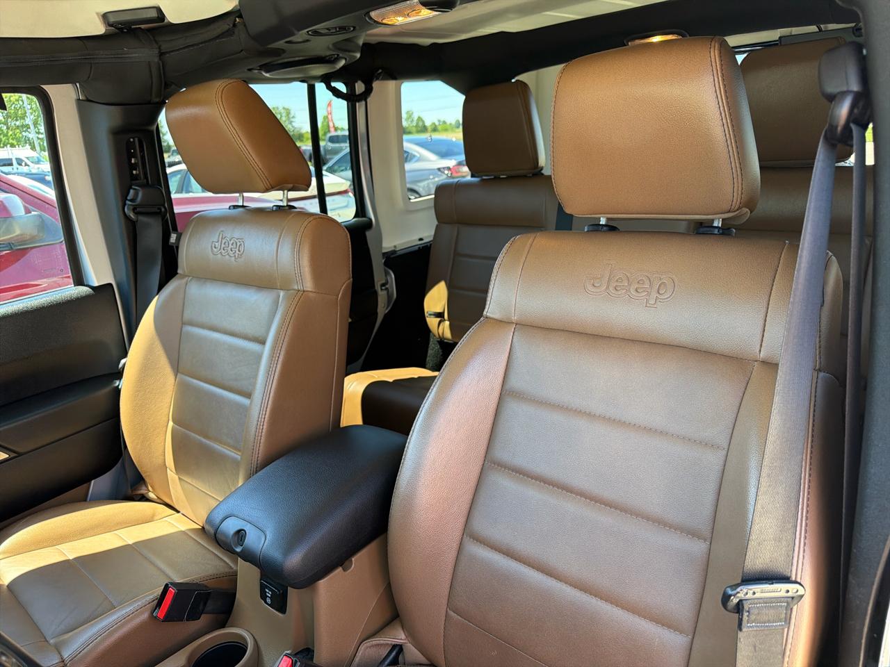 Jeep Wrangler Unlimited 4WD 4dr Rubicon 2012