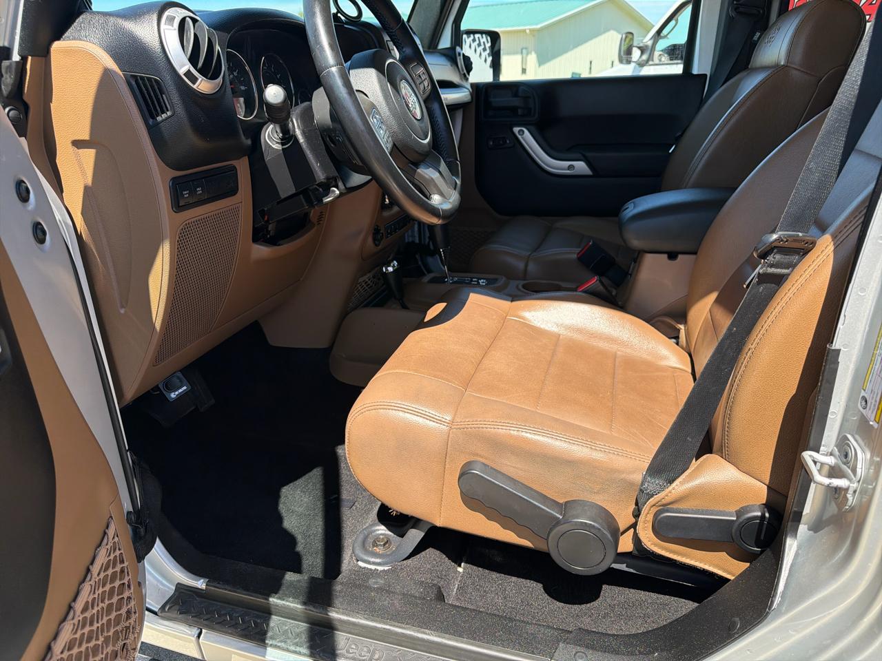 Jeep Wrangler Unlimited 4WD 4dr Rubicon 2012