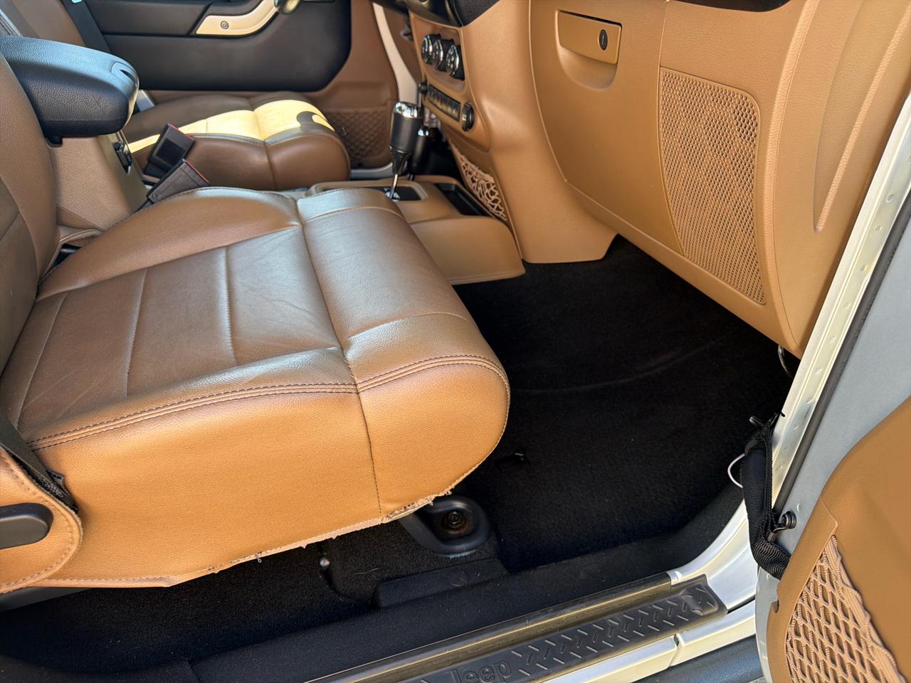 Jeep Wrangler Unlimited 4WD 4dr Rubicon 2012