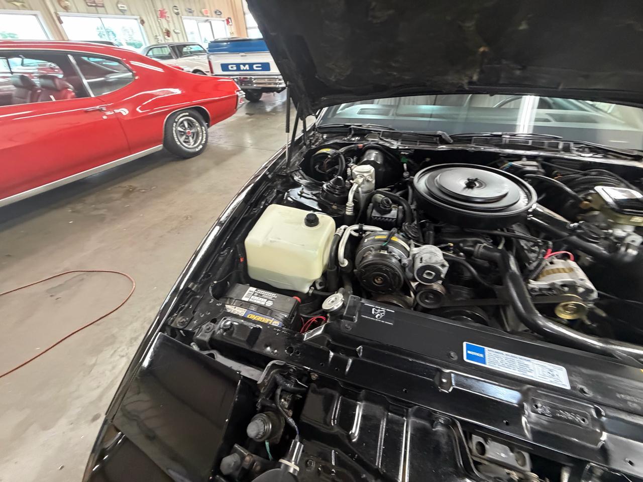 Pontiac Firebird 2dr Coupe Firebird Hatchback 1990