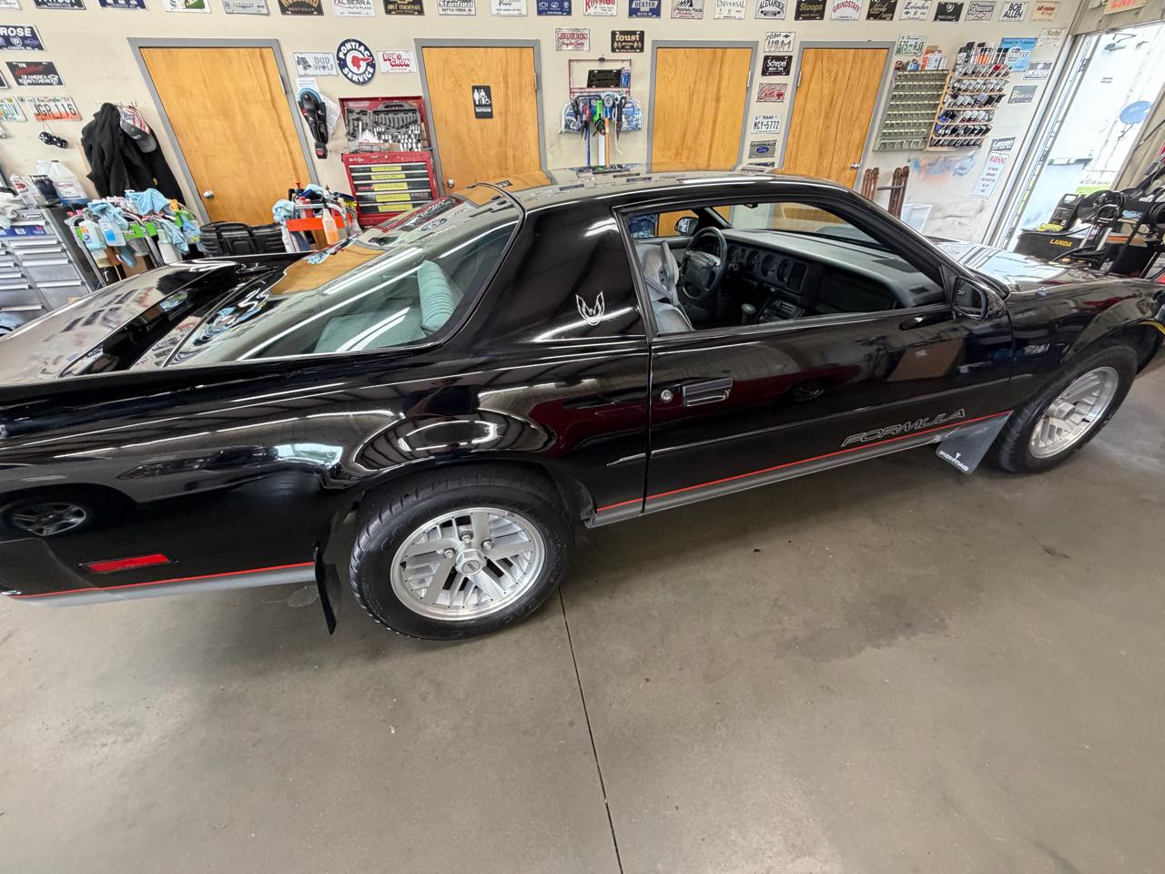 Pontiac Firebird 2dr Coupe Firebird Hatchback 1990