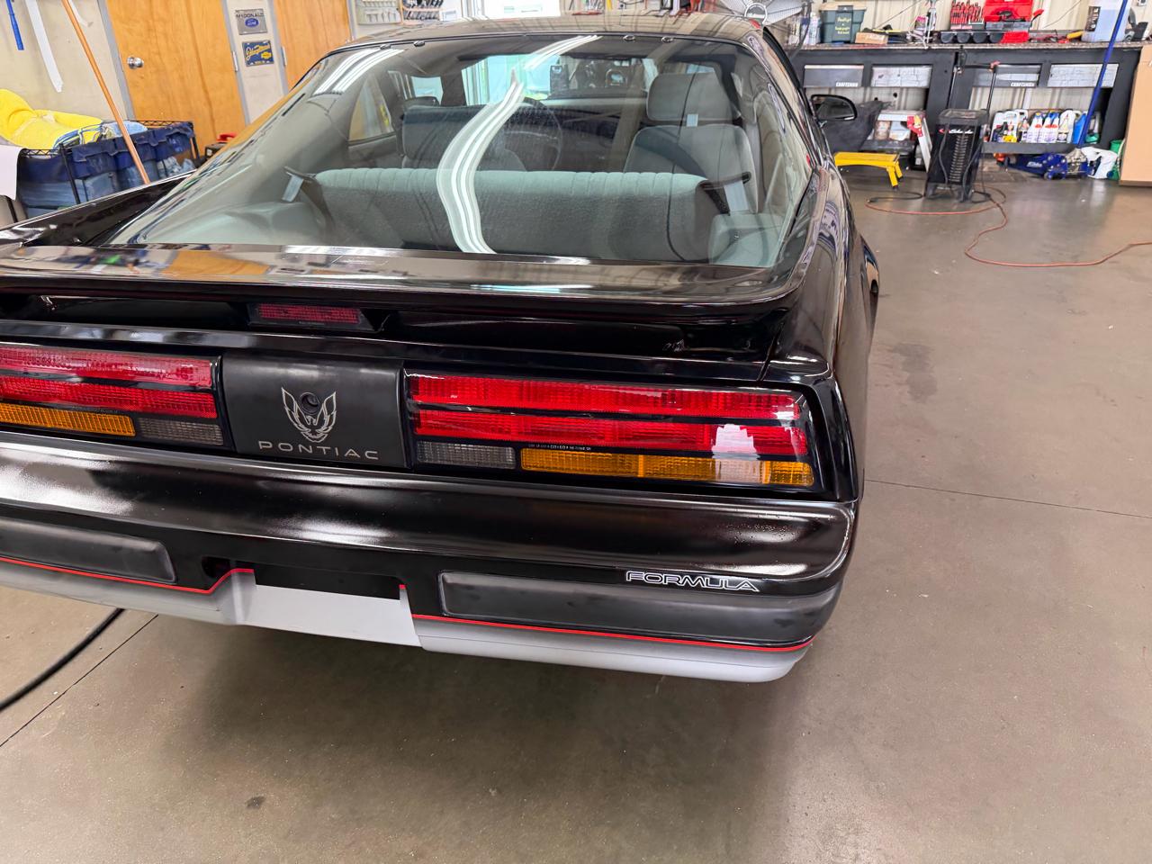 Pontiac Firebird 2dr Coupe Firebird Hatchback 1990