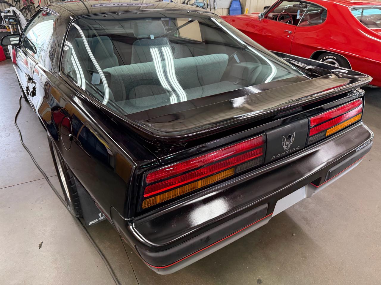 Pontiac Firebird 2dr Coupe Firebird Hatchback 1990