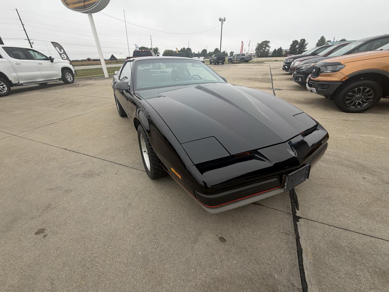Pontiac Firebird 2dr Coupe Firebird Hatchback 1990