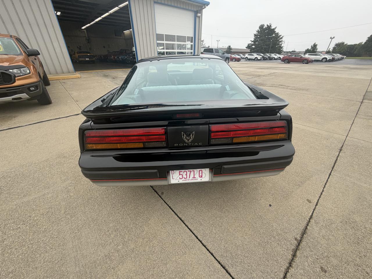 Pontiac Firebird 2dr Coupe Firebird Hatchback 1990