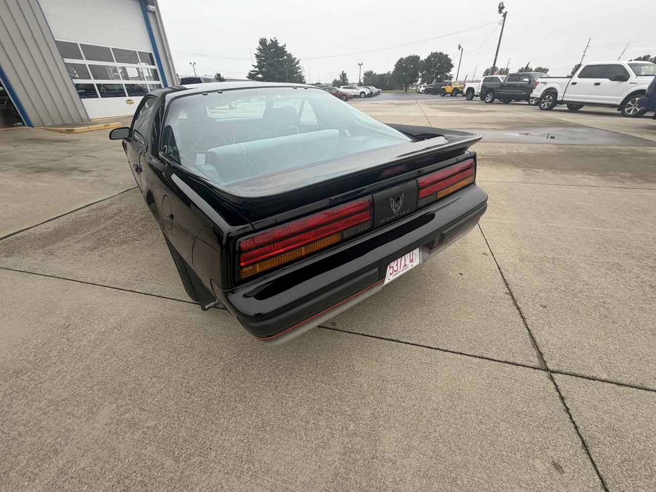 Pontiac Firebird 2dr Coupe Firebird Hatchback 1990