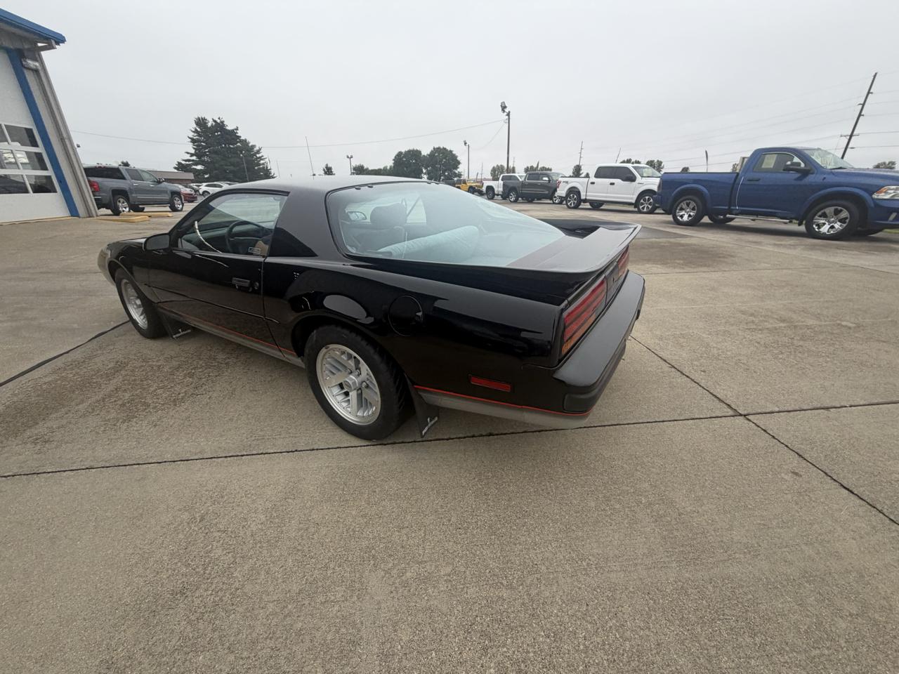 Pontiac Firebird 2dr Coupe Firebird Hatchback 1990
