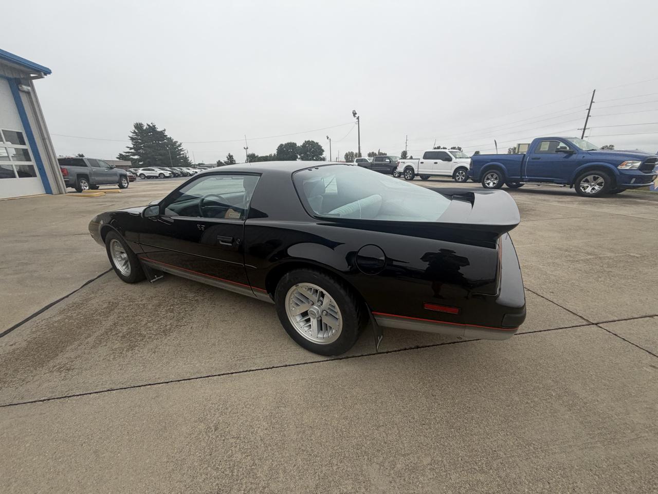 Pontiac Firebird 2dr Coupe Firebird Hatchback 1990