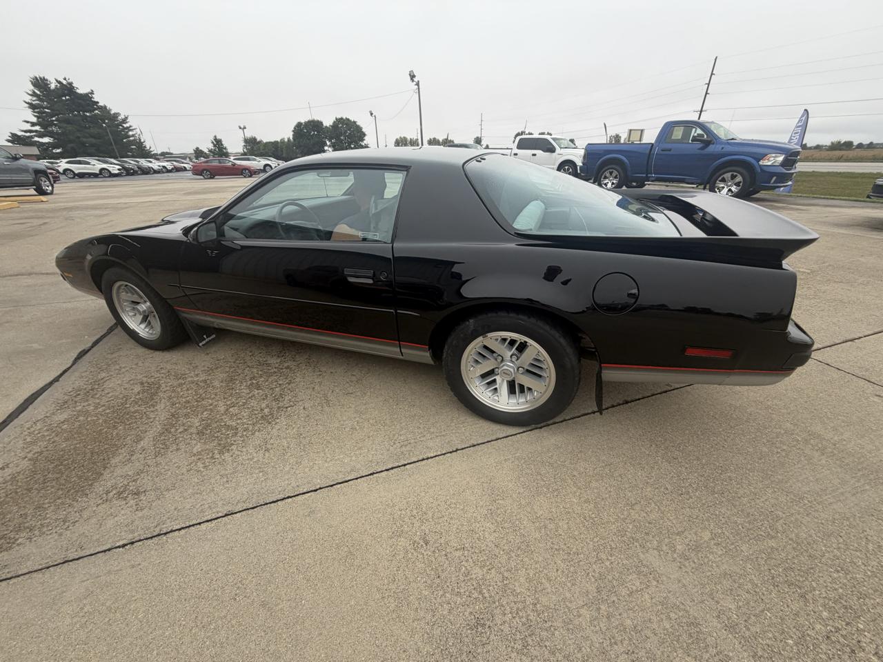 Pontiac Firebird 2dr Coupe Firebird Hatchback 1990