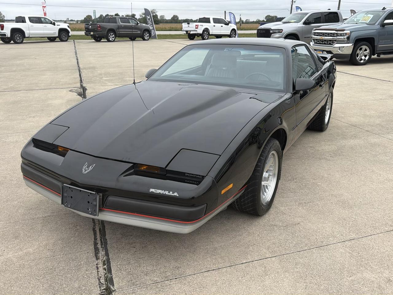 Pontiac Firebird 2dr Coupe Firebird Hatchback 1990