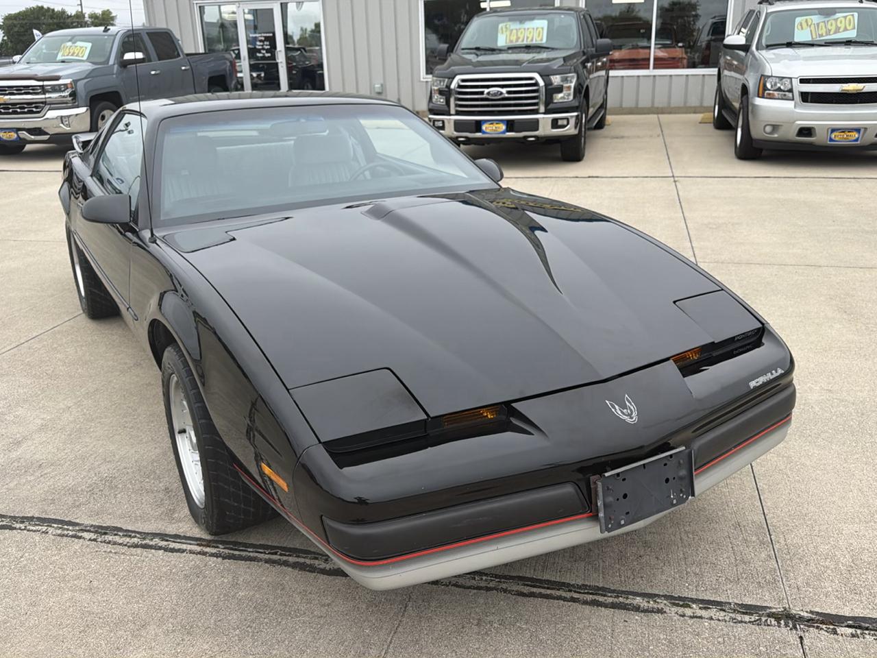 Pontiac Firebird 2dr Coupe Firebird Hatchback 1990