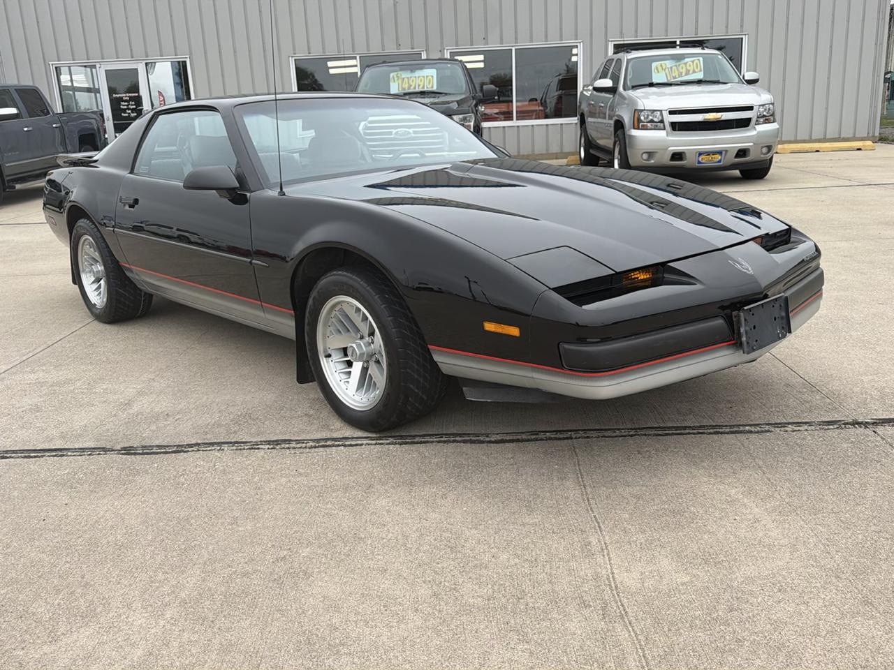 Pontiac Firebird 2dr Coupe Firebird Hatchback 1990