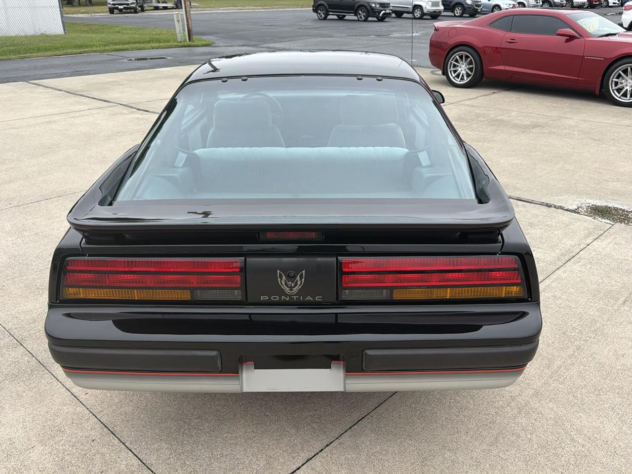 Pontiac Firebird 2dr Coupe Firebird Hatchback 1990