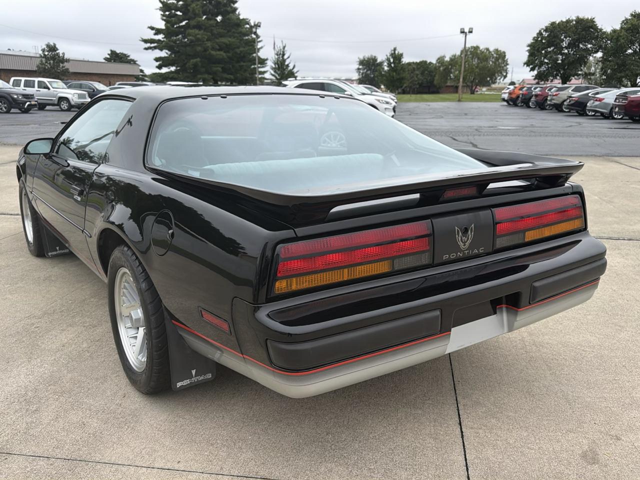 Pontiac Firebird 2dr Coupe Firebird Hatchback 1990
