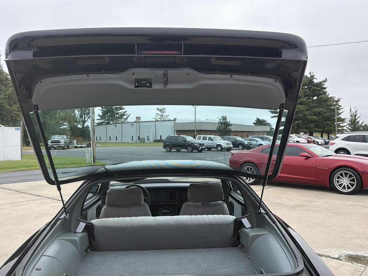Pontiac Firebird 2dr Coupe Firebird Hatchback 1990