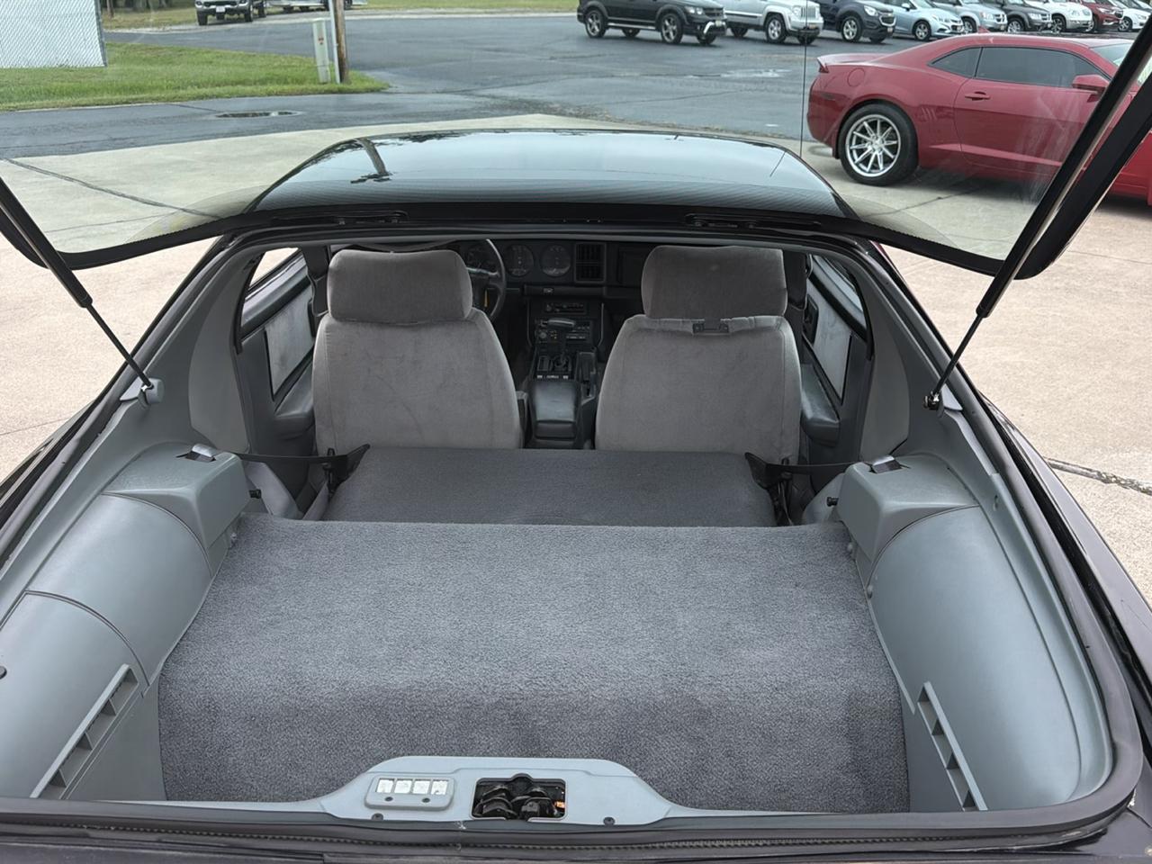 Pontiac Firebird 2dr Coupe Firebird Hatchback 1990
