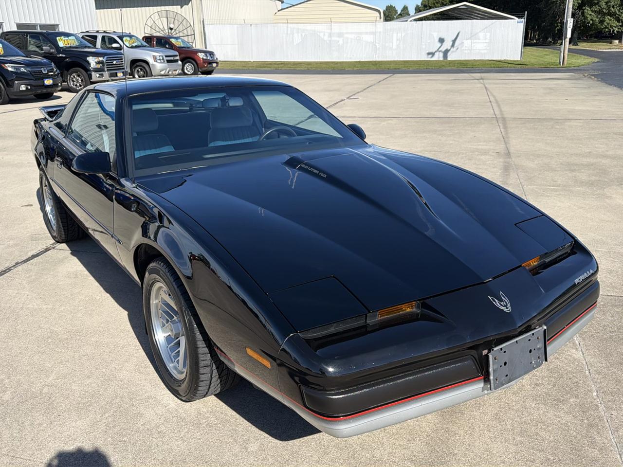 Pontiac Firebird 2dr Coupe Firebird Hatchback 1990