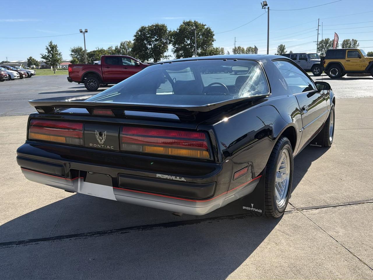 Pontiac Firebird 2dr Coupe Firebird Hatchback 1990
