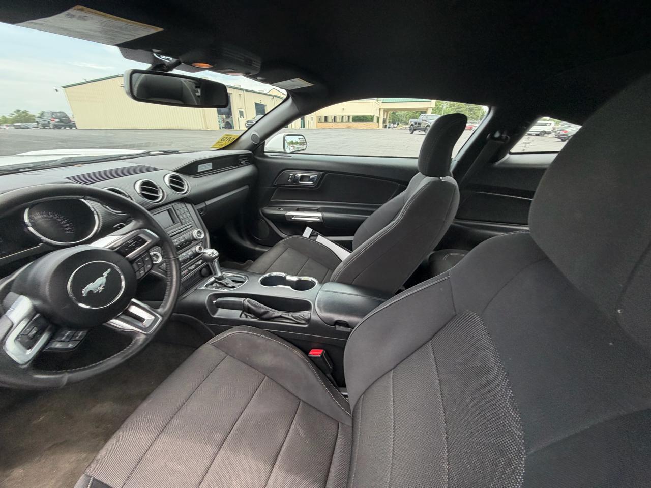 Ford Mustang V6 Fastback 2017