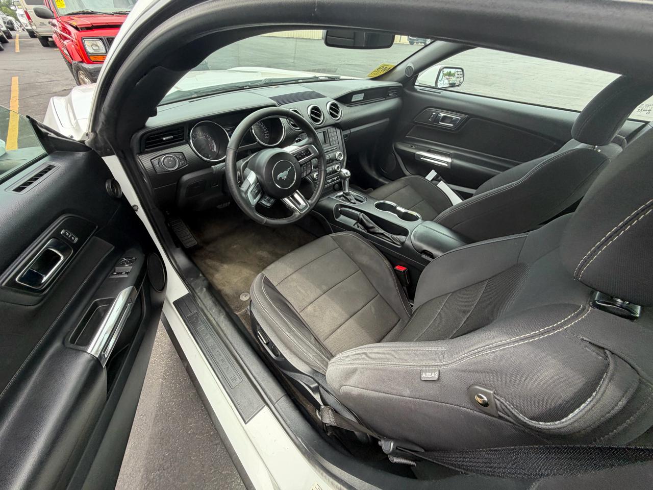 Ford Mustang V6 Fastback 2017