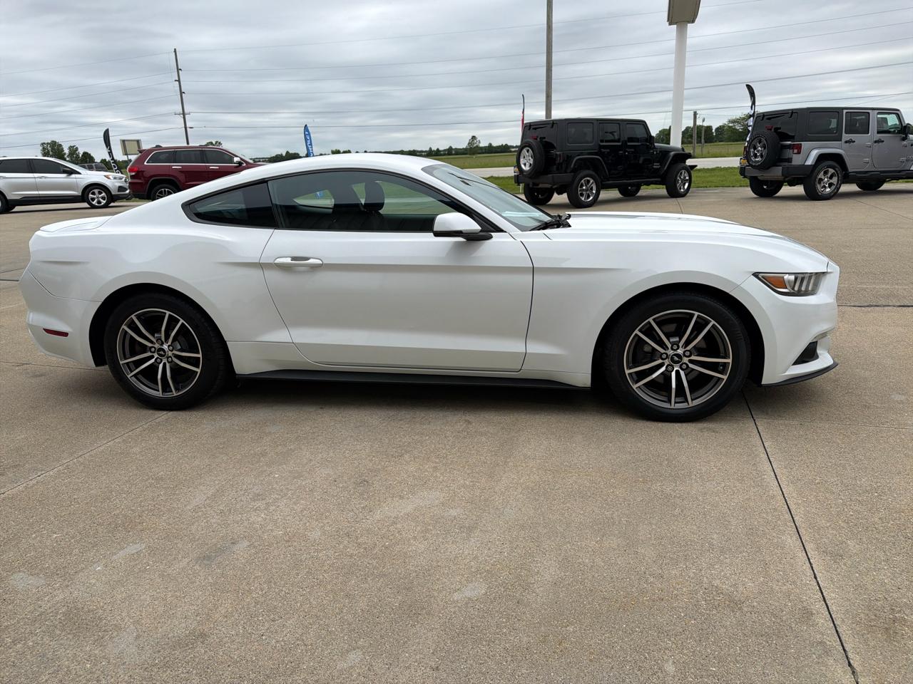 Ford Mustang V6 Fastback 2017