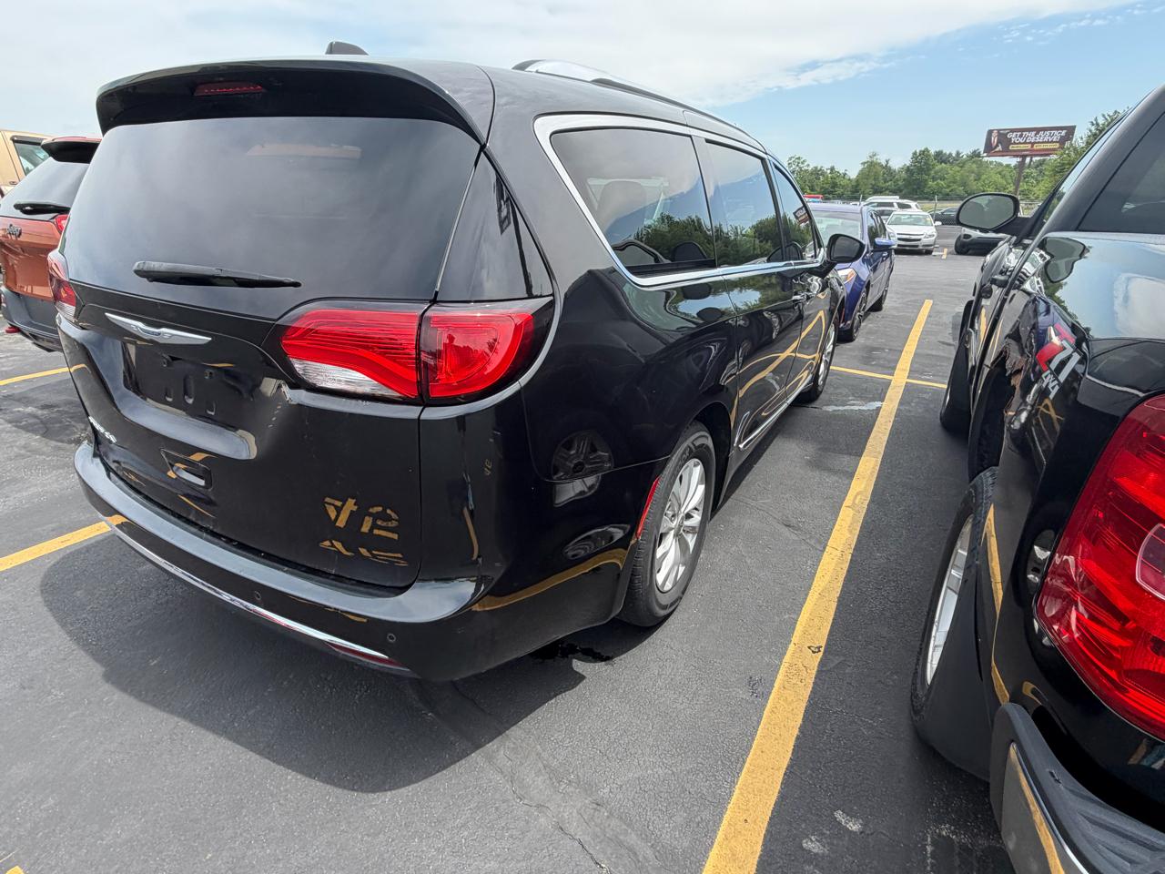 Chrysler Pacifica Touring L FWD 2019