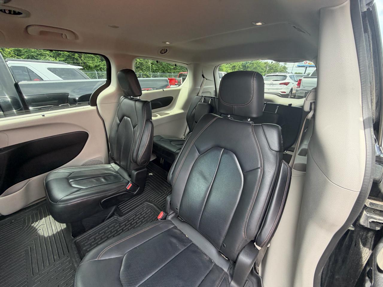 Chrysler Pacifica Touring L FWD 2019
