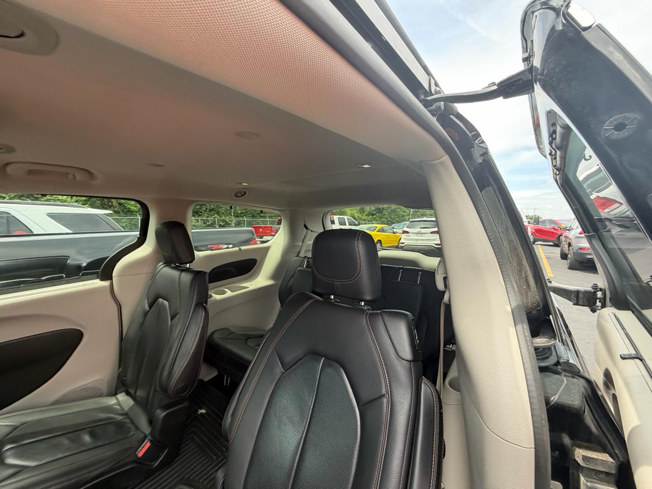 Chrysler Pacifica Touring L FWD 2019