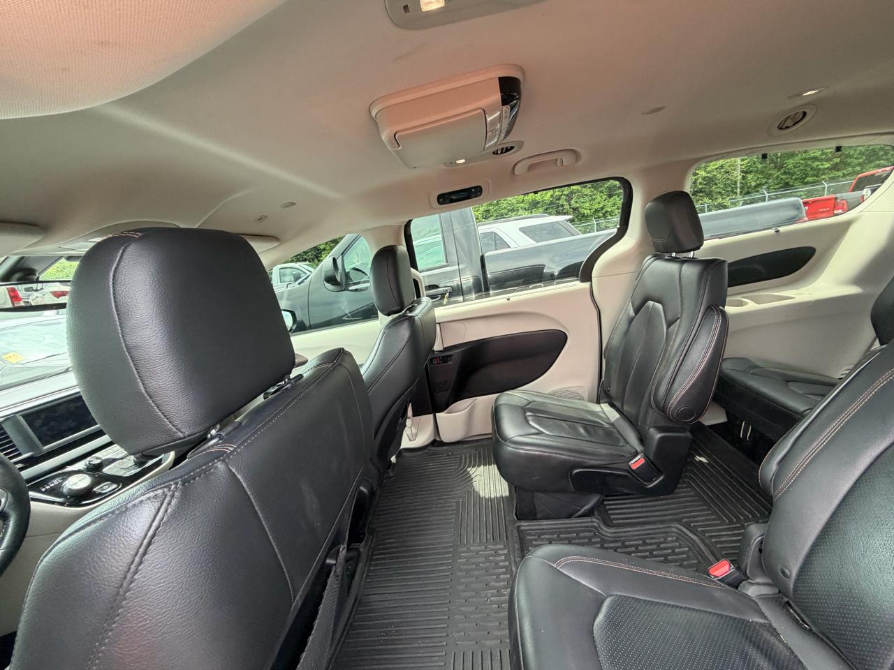 Chrysler Pacifica Touring L FWD 2019
