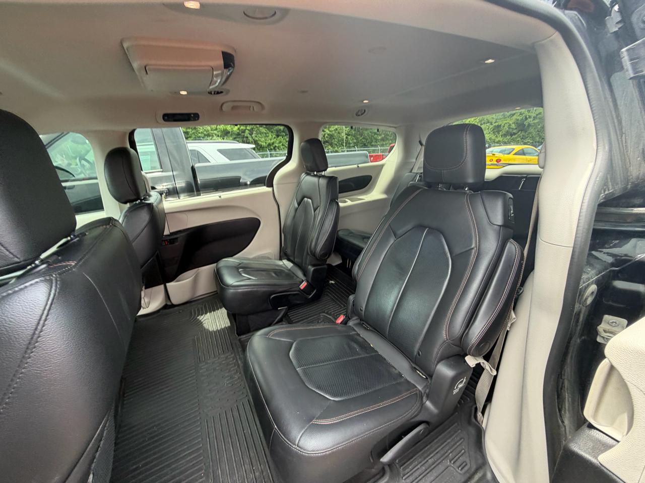 Chrysler Pacifica Touring L FWD 2019