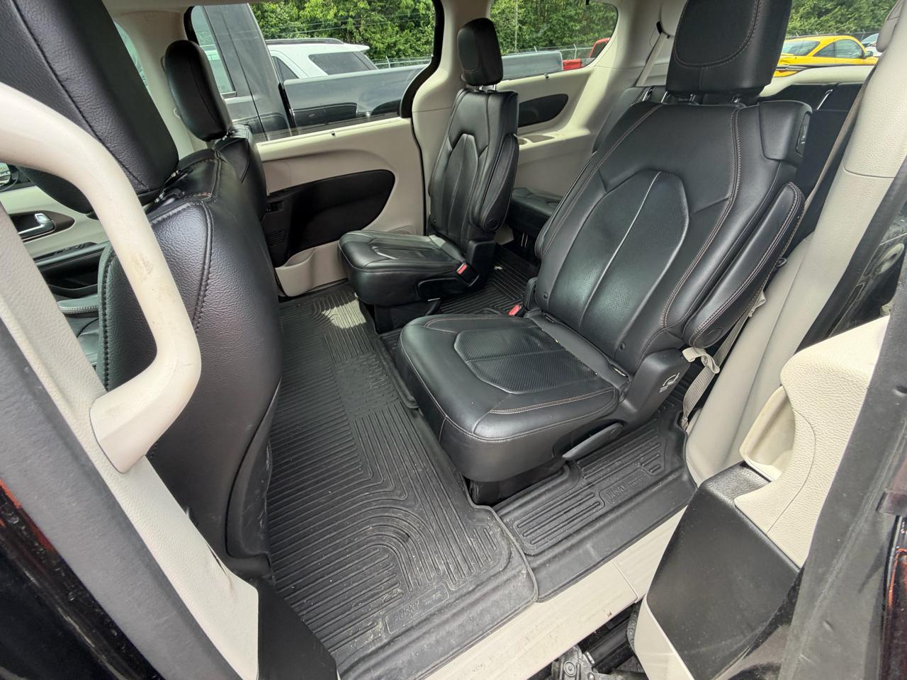 Chrysler Pacifica Touring L FWD 2019