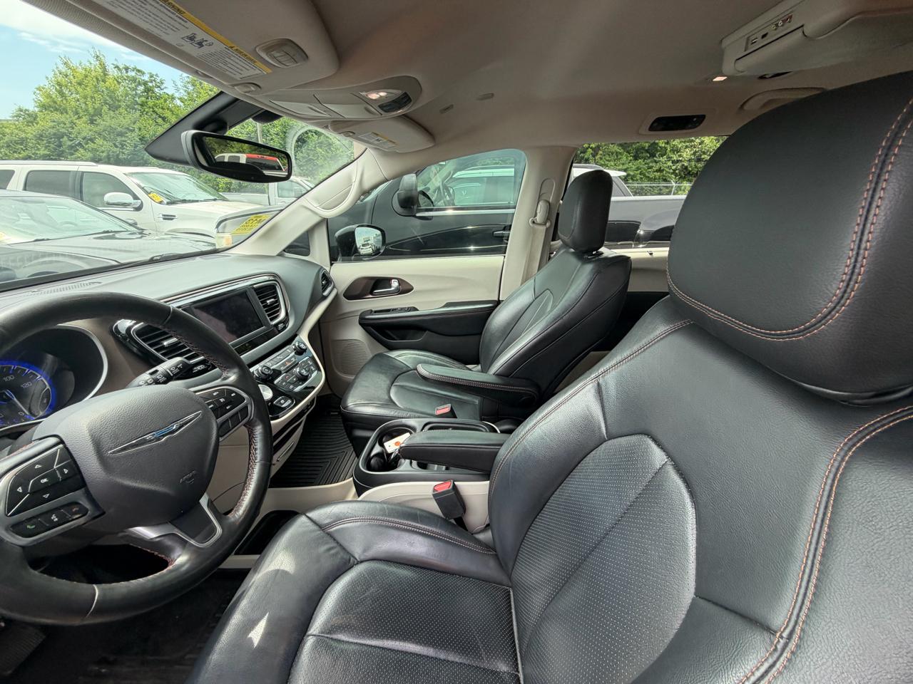 Chrysler Pacifica Touring L FWD 2019