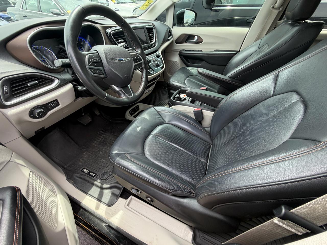 Chrysler Pacifica Touring L FWD 2019